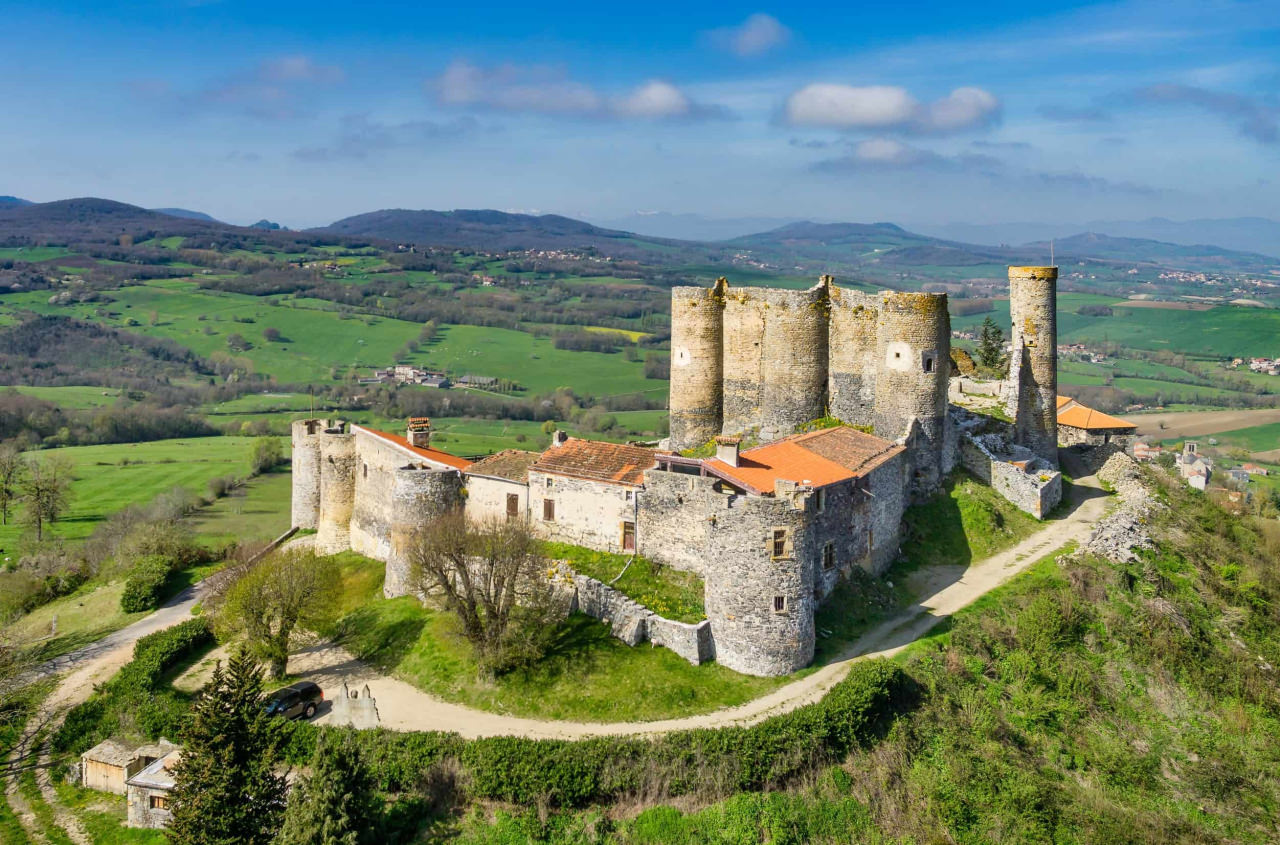 Château de Montmorin ©Francis CORMON Chateau de montmorin