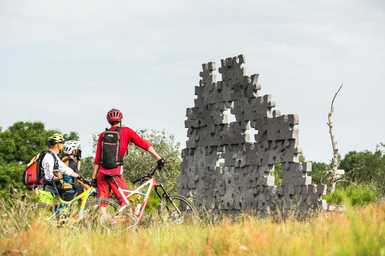 VTT sur la GTMC - Land'Art "Rassembler