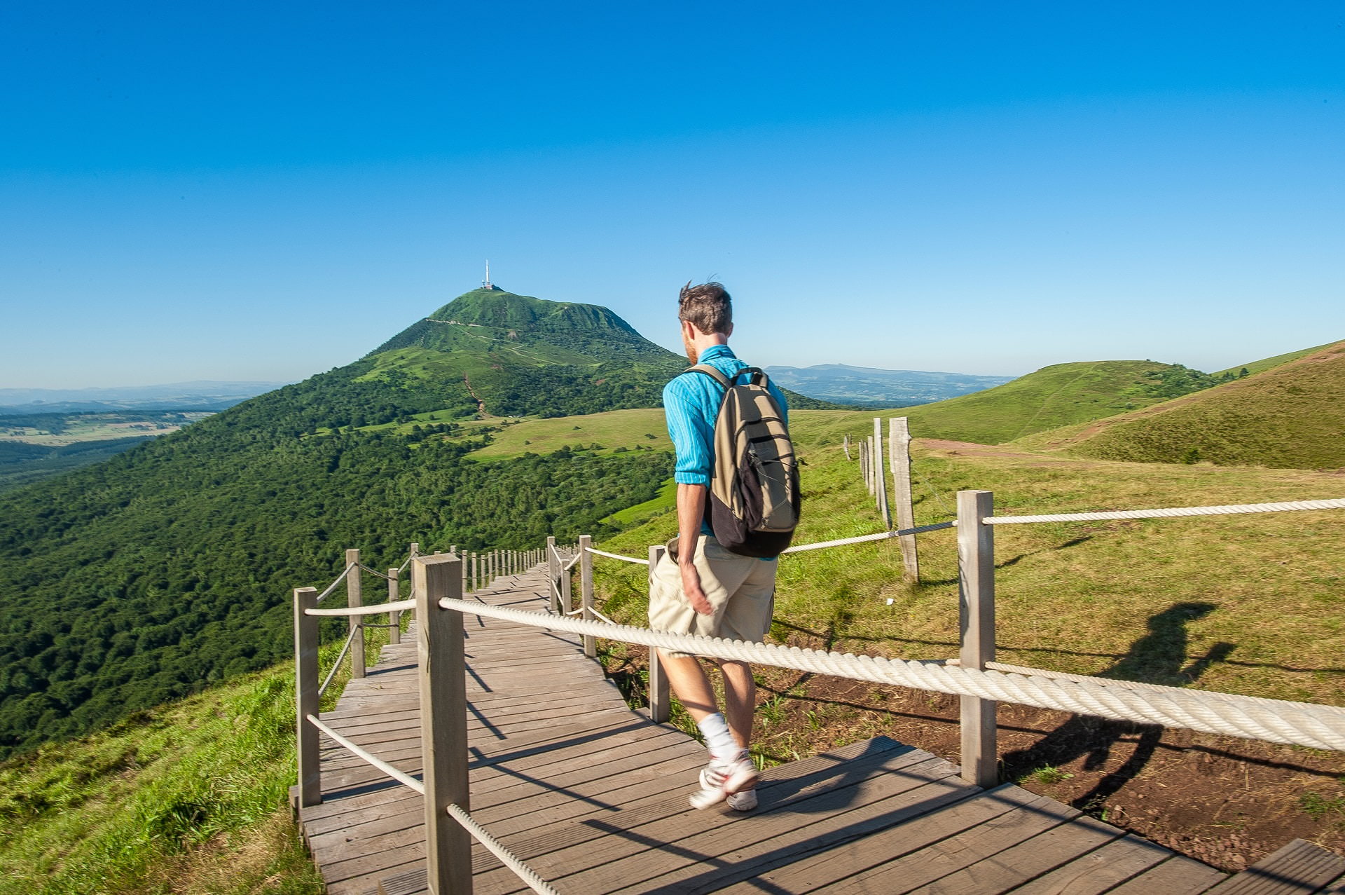 Sommet du Puy Pariou, face au Puy-de-Dôme (63
