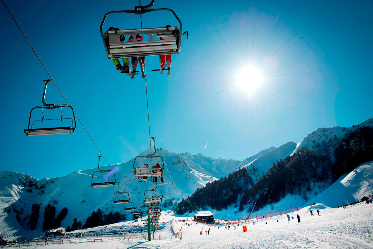 Télésiège en station de ski à Sancy (Puy-de-Dôme)