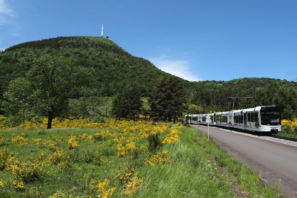 Puy de Dôme et Panoramique des Dômes