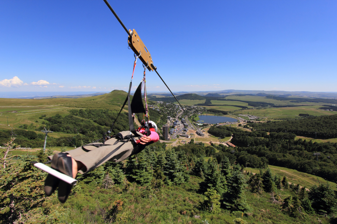 Tyrolienne Fantasticable de Super-Besse, Crédit photo : OT du Sancy