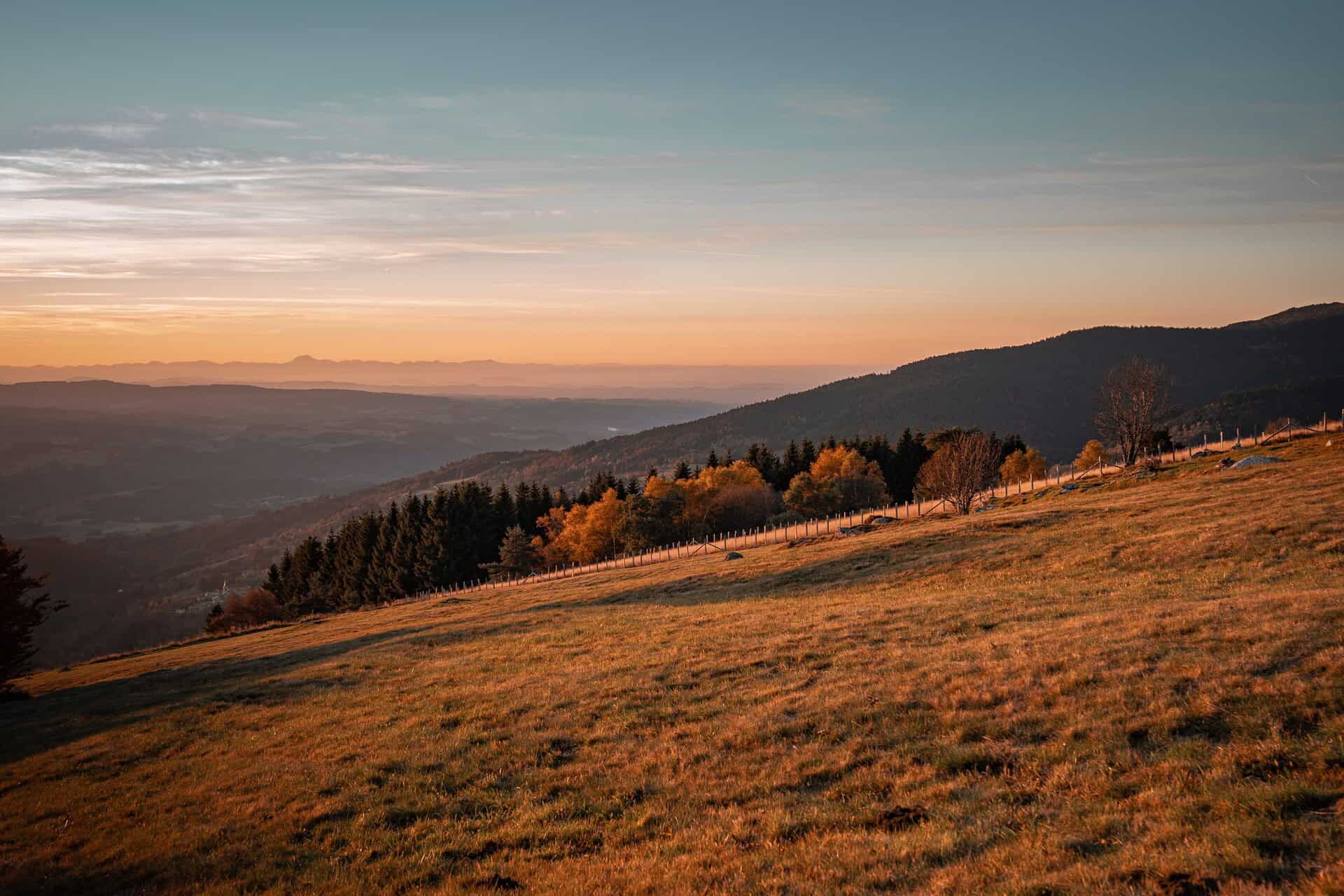Vue sur le Puy de Dôme depuis le Col des Supeyres Saint Anthème
